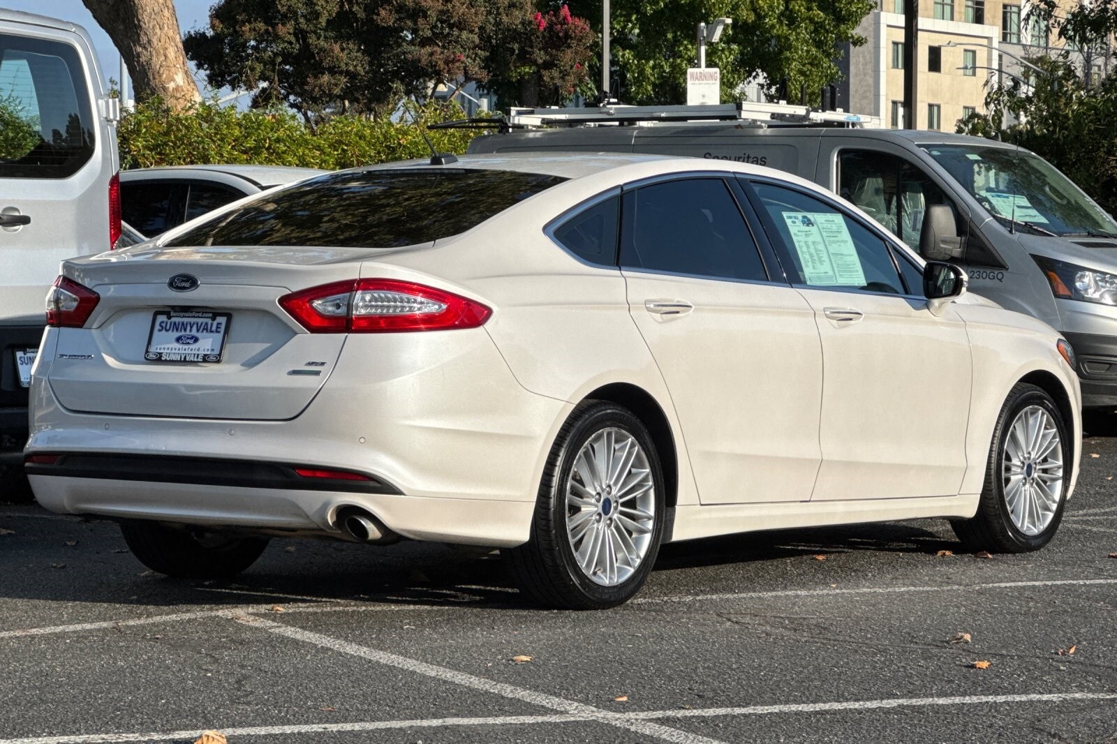 2016 Ford Fusion SE photo 3