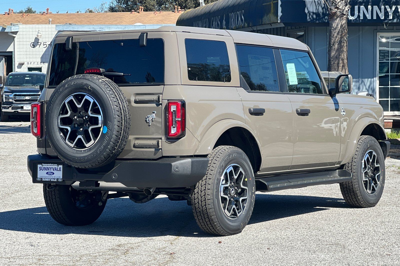 View vehicle photo 5