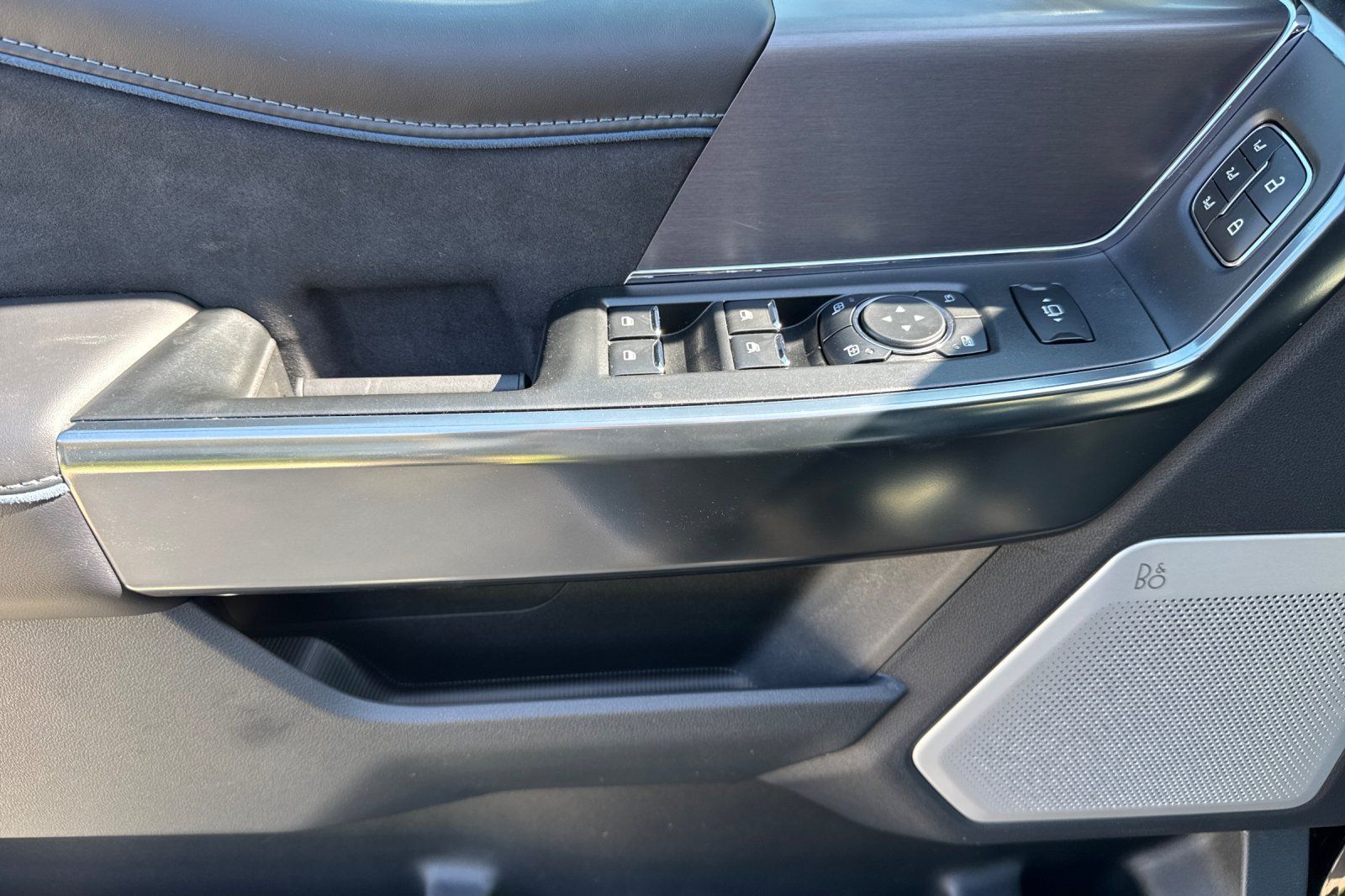 2026 Ford F-350 Super Duty Platinum - Photo 10
