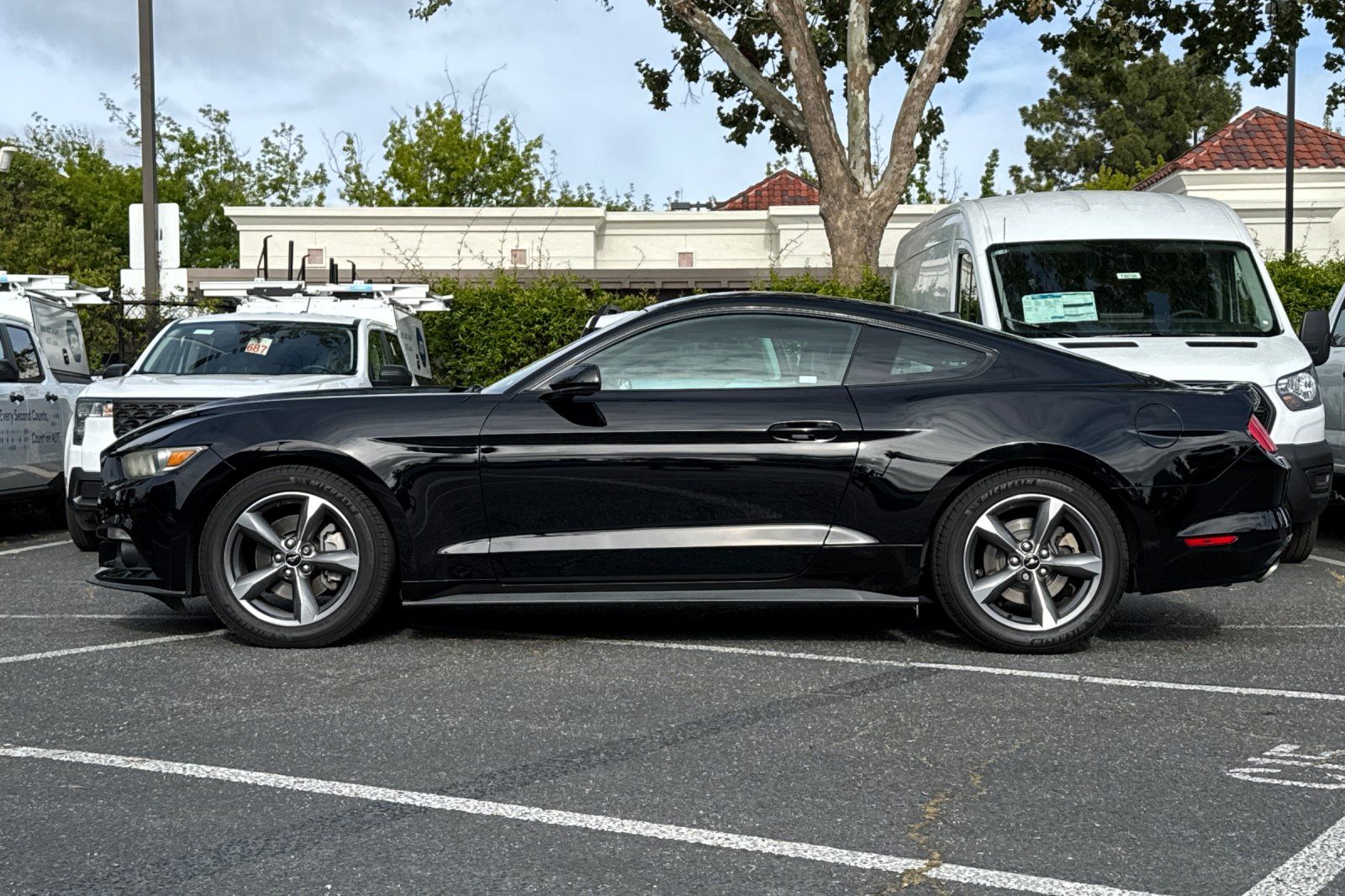 2015 Ford Mustang V6 photo 6