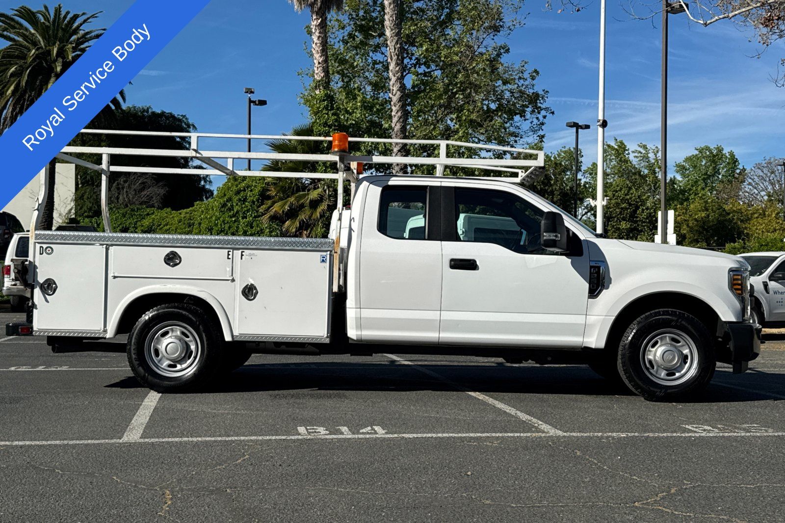 2019 Ford F-250SD Harbor Service Body photo 2