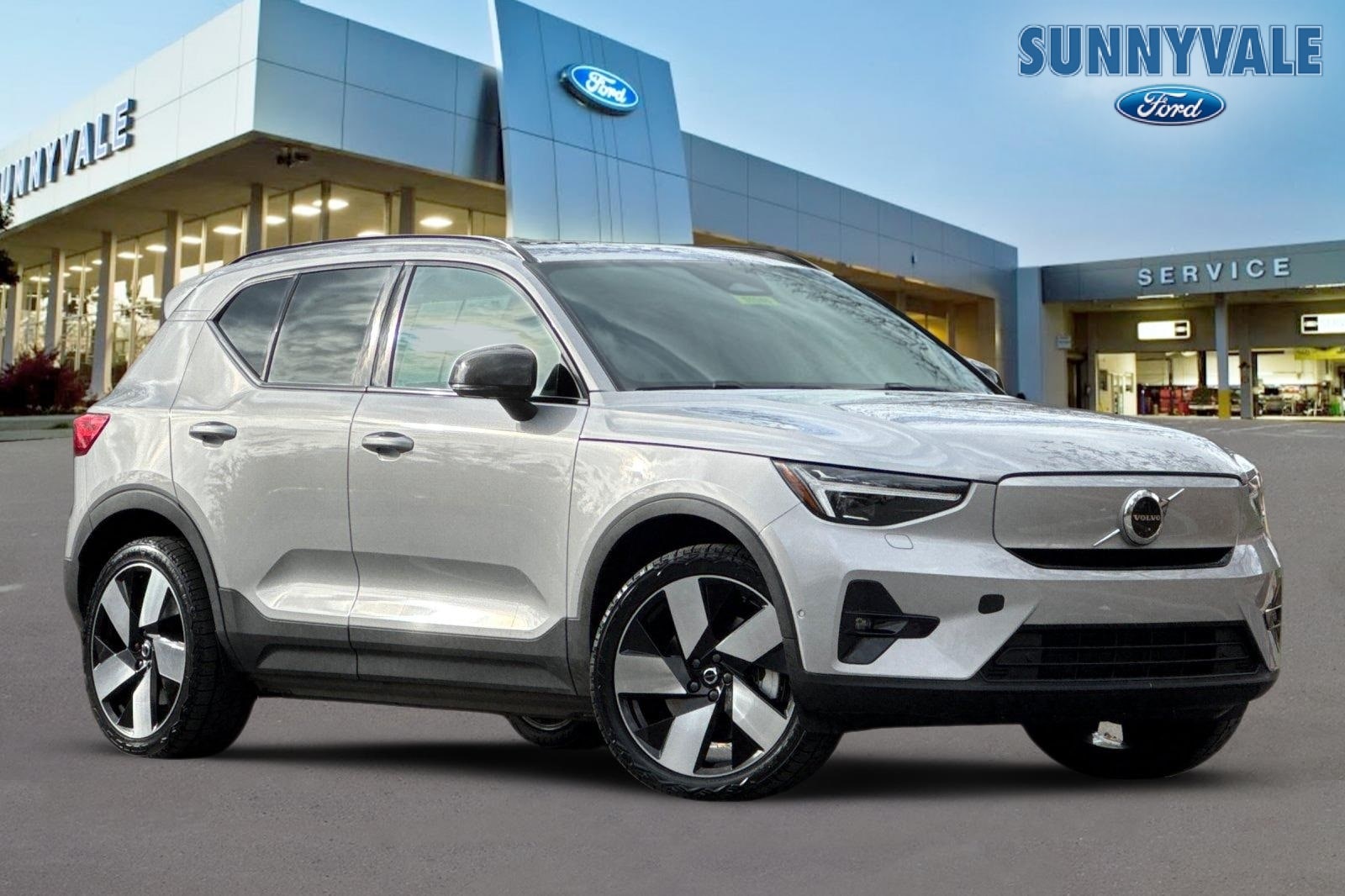 2023 Volvo XC40 Ultimate's photo