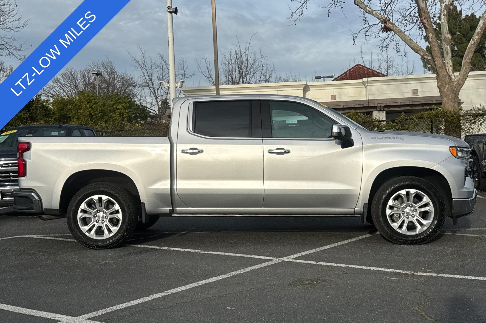 2022 Chevrolet Silverado 1500 LTZ photo 2