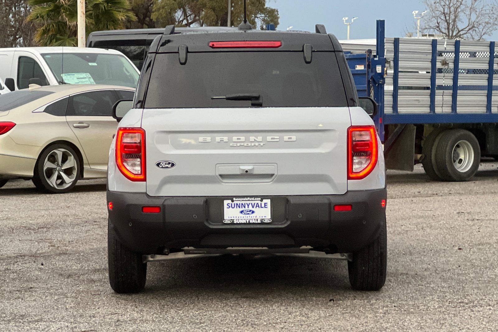 View vehicle photo 6