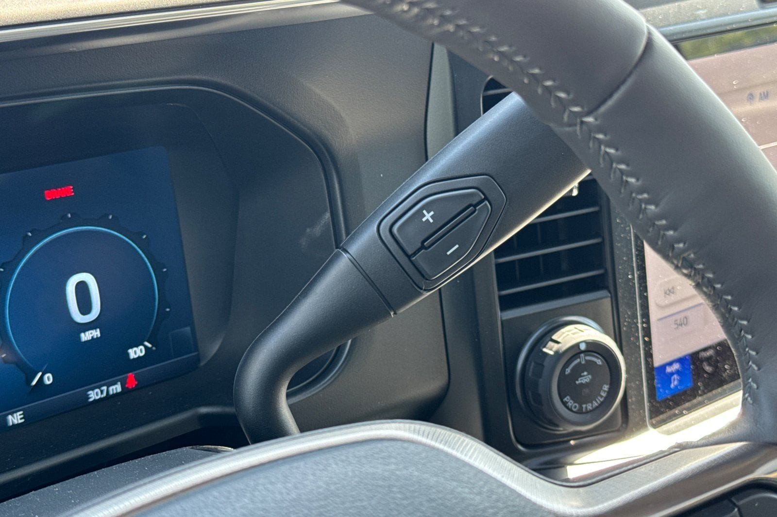 2025 Ford F-350 Super Duty Platinum - Photo 20