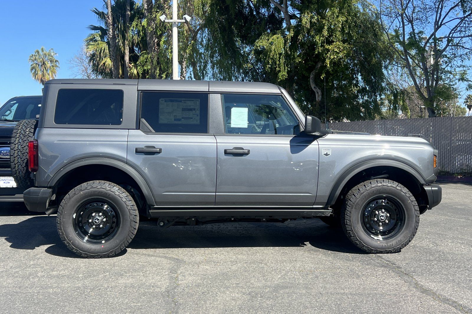 View vehicle photo 4
