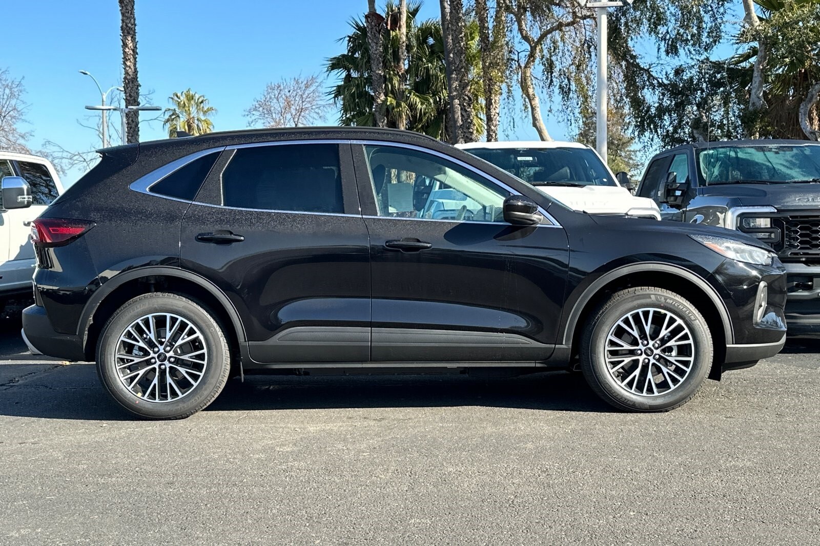 2025 Ford Escape Base photo 3