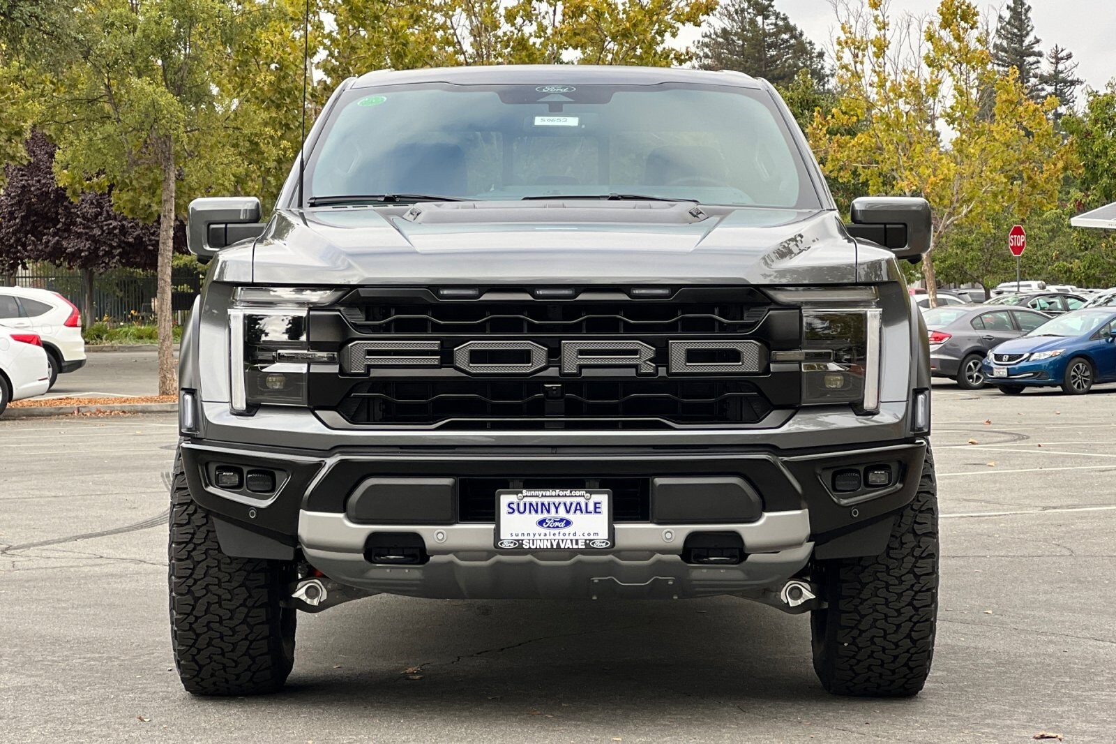 2025 Ford F-150 Raptor photo 2