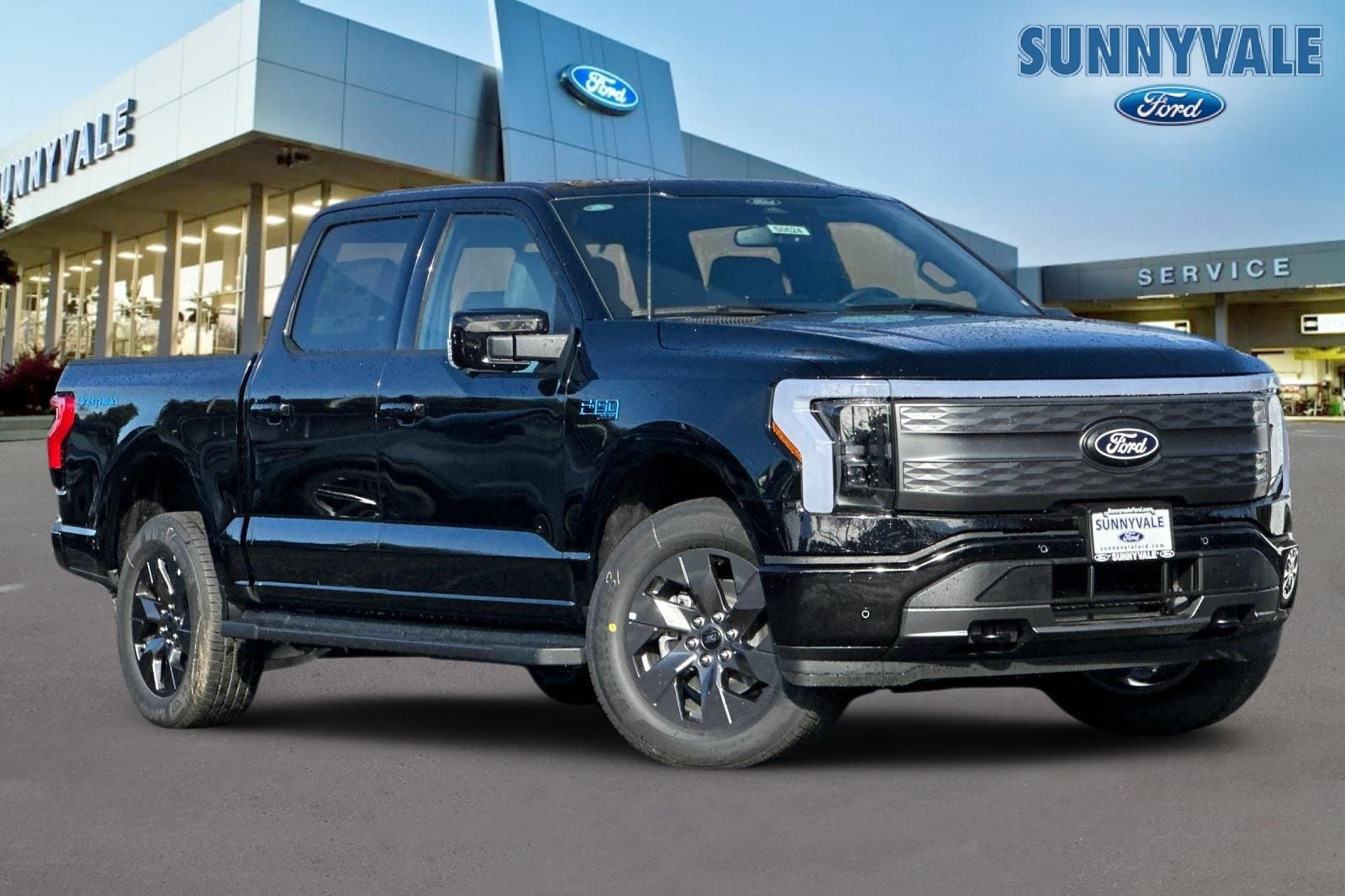 2025 Ford F-150 Lightning Truck SuperCrew Cab 
