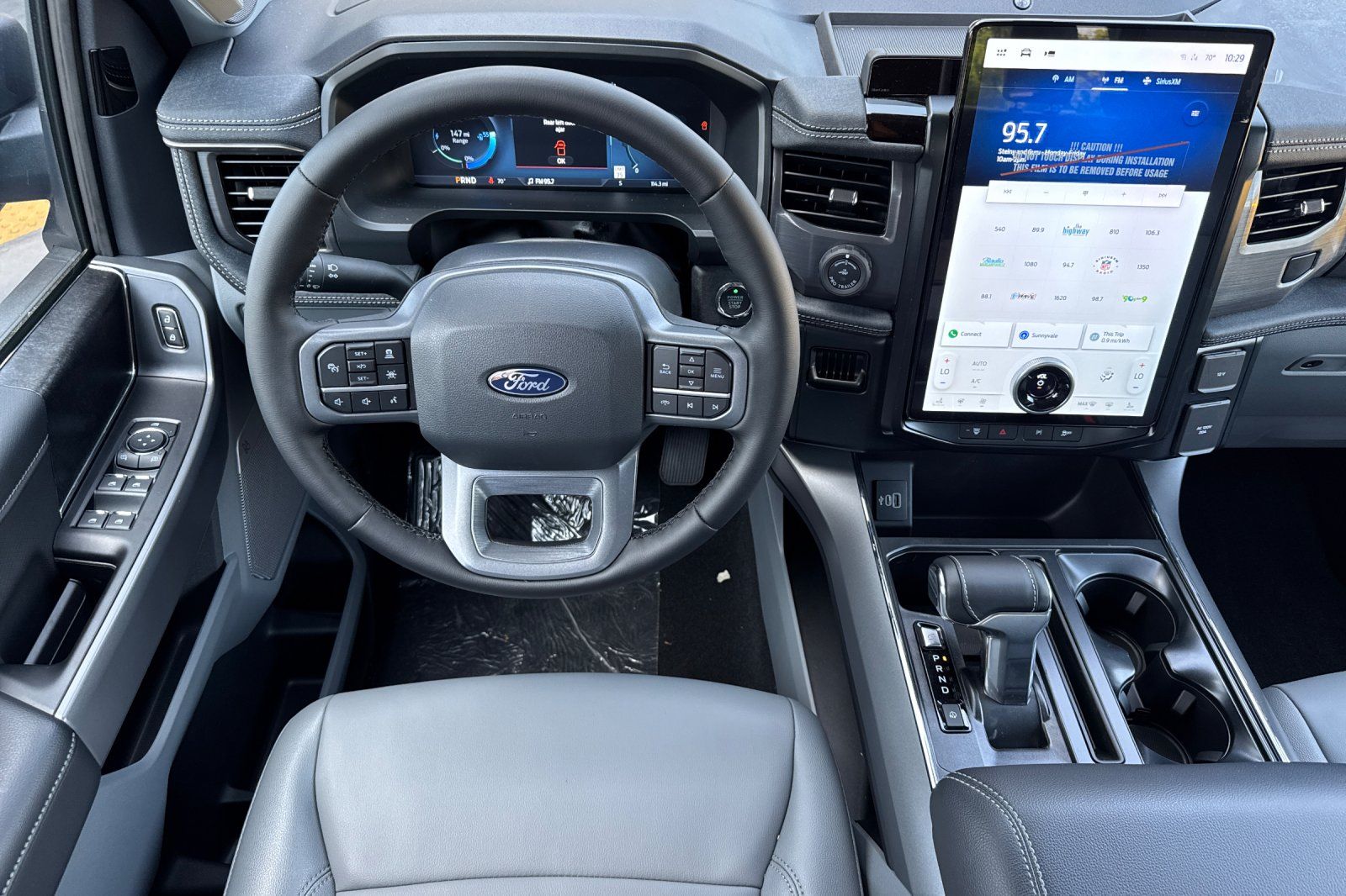 2025 Ford F-150 Lightning Flash - Photo 13