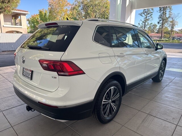 2018 Volkswagen Tiguan SEL photo 4