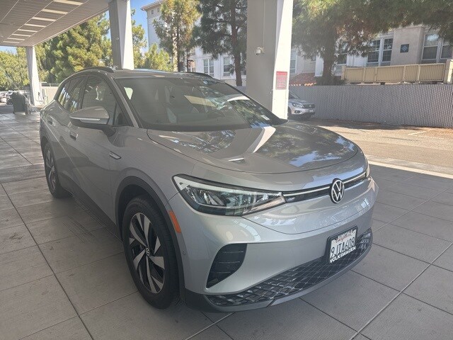 2023 Volkswagen ID.4 Pro photo 2