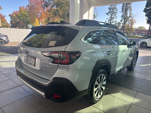 2023 Subaru Outback Limited photo 4