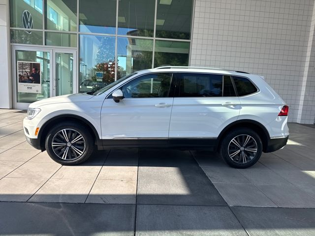 2018 Volkswagen Tiguan SEL photo 2