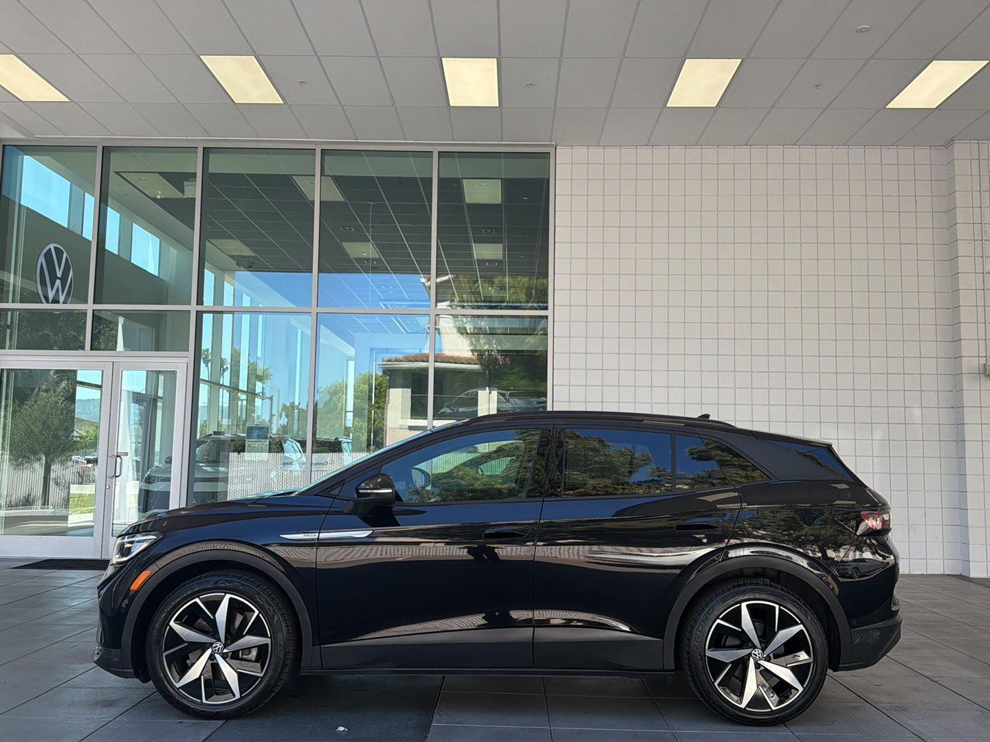 Used 2023 Volkswagen ID.4 PRO S with VIN 1V2FMPE88PC010529 for sale in Sunnyvale, CA