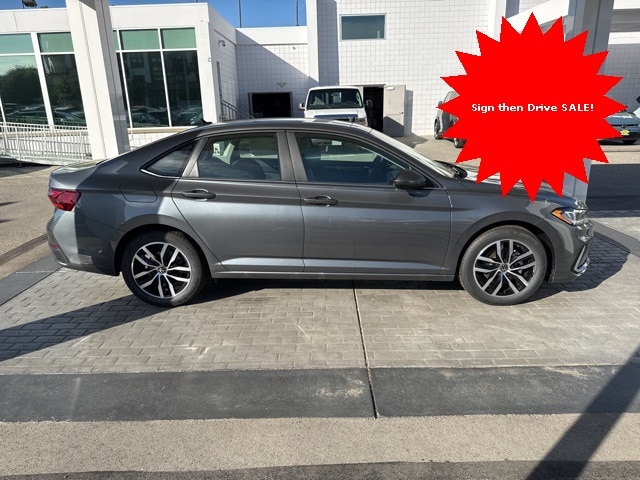 2025 Volkswagen Jetta SE's photo