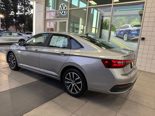 2025 Volkswagen Jetta 1.5T SE photo 3