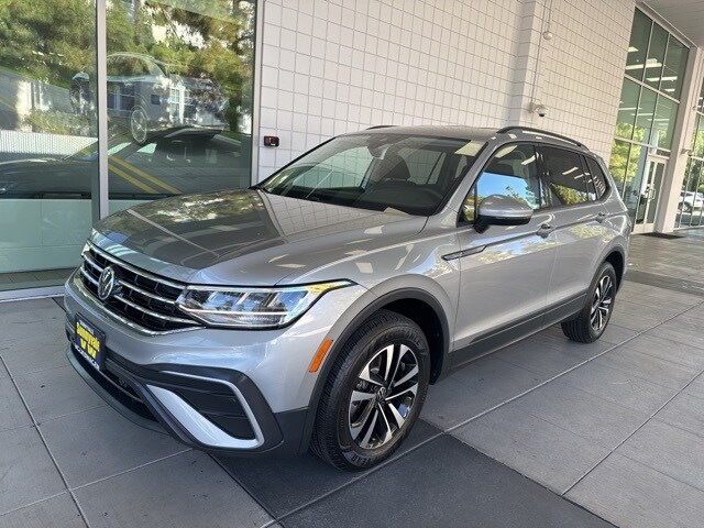 2024 Volkswagen Tiguan S photo 2