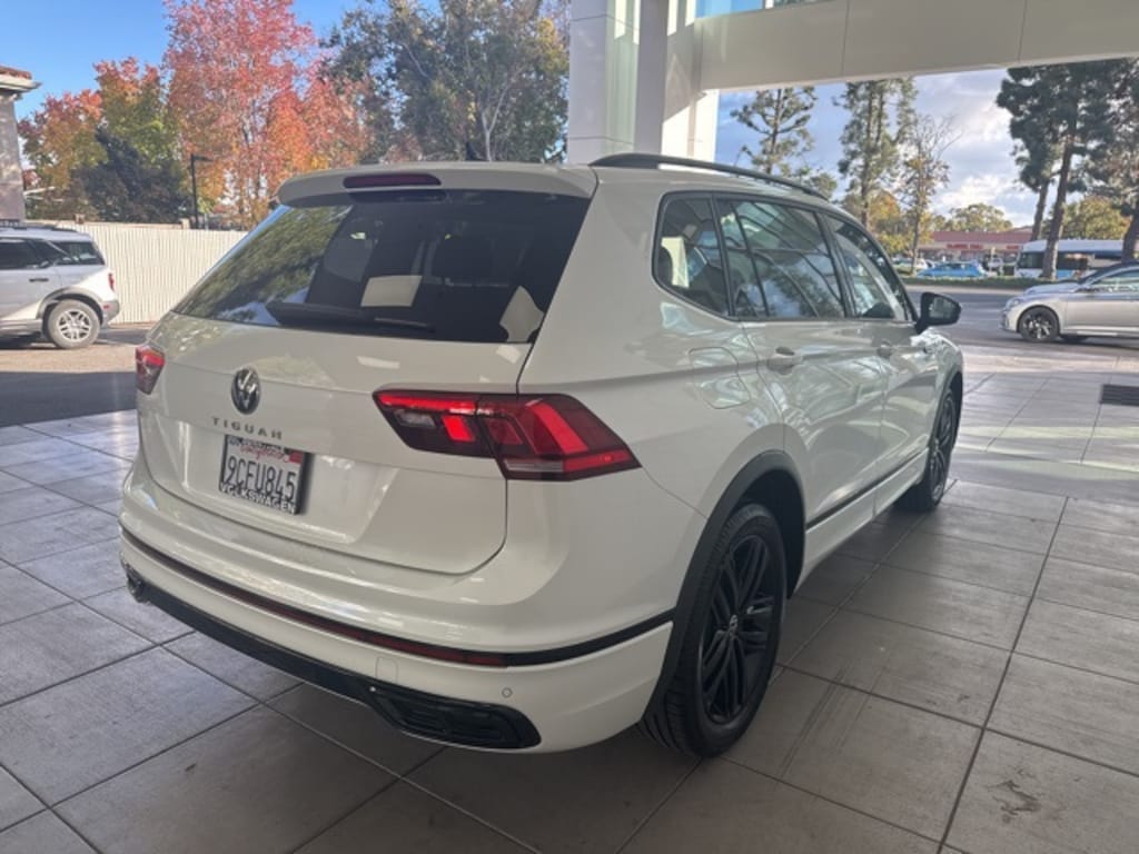 Certified 2022 Volkswagen Tiguan 2.0T SE R-Line Black SUV