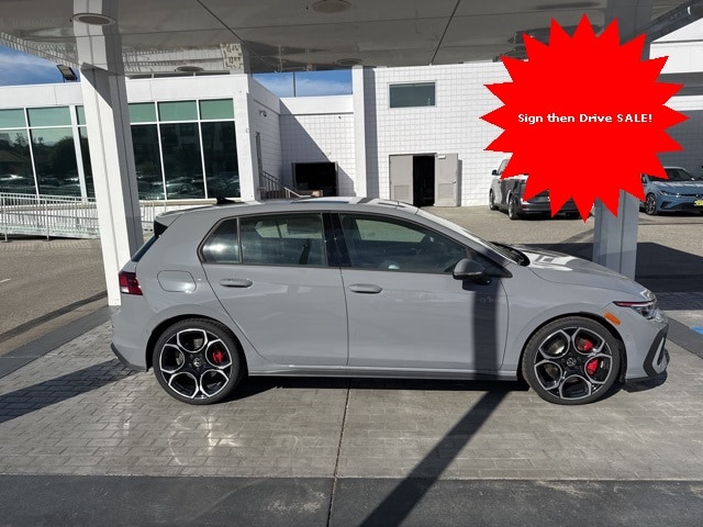 2025 Volkswagen Golf GTI Autobahn's photo