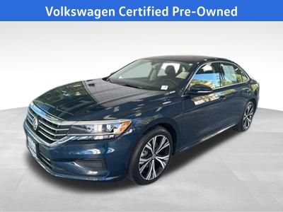 2022 Volkswagen Passat SE's photo