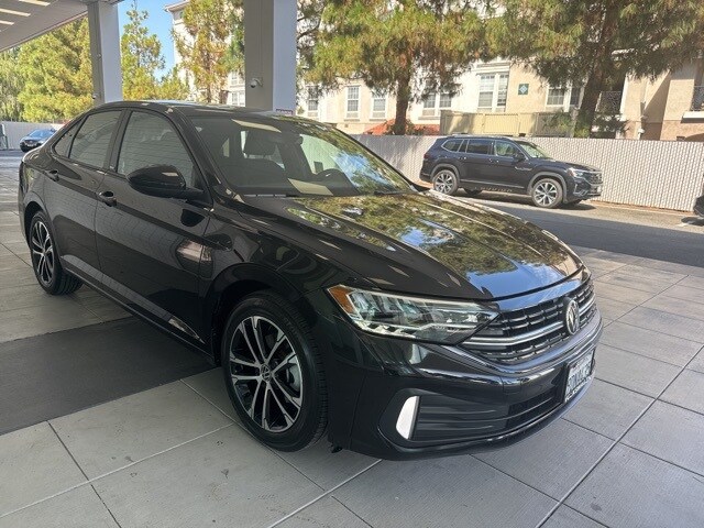 2023 Volkswagen Jetta 1.5T Sport photo 2