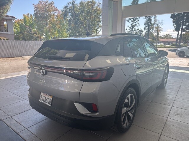2023 Volkswagen ID.4 Pro photo 3
