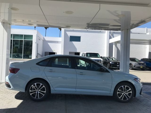 2026 Volkswagen Jetta SE's photo