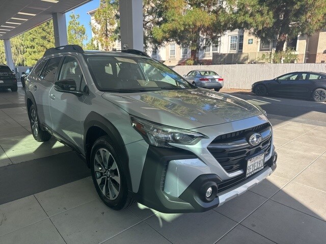 2023 Subaru Outback Limited photo 3