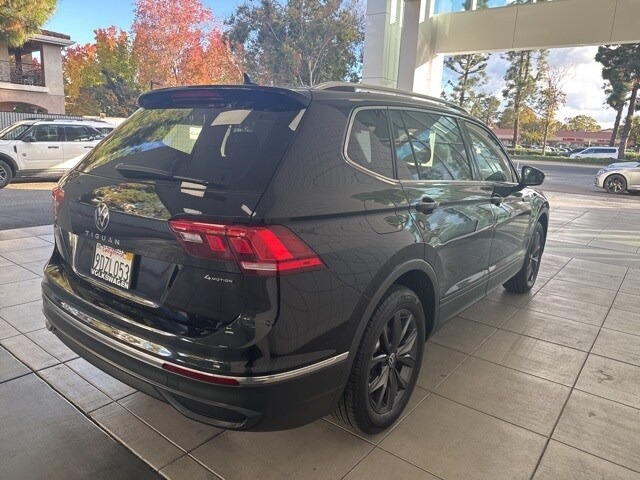 2023 Volkswagen Tiguan SE photo 3