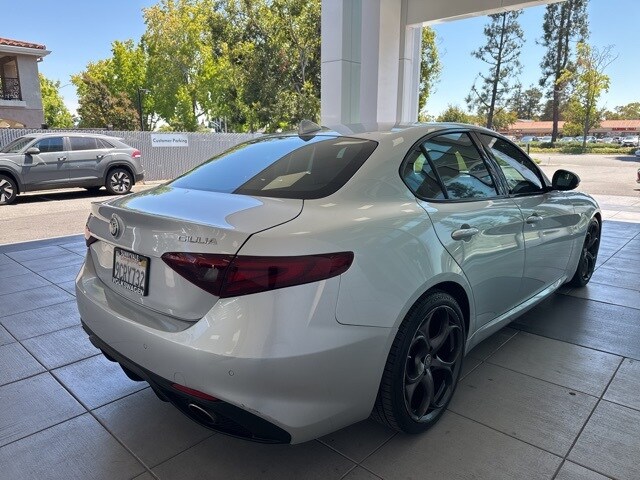 2019 Alfa Romeo Giulia Ti photo 4