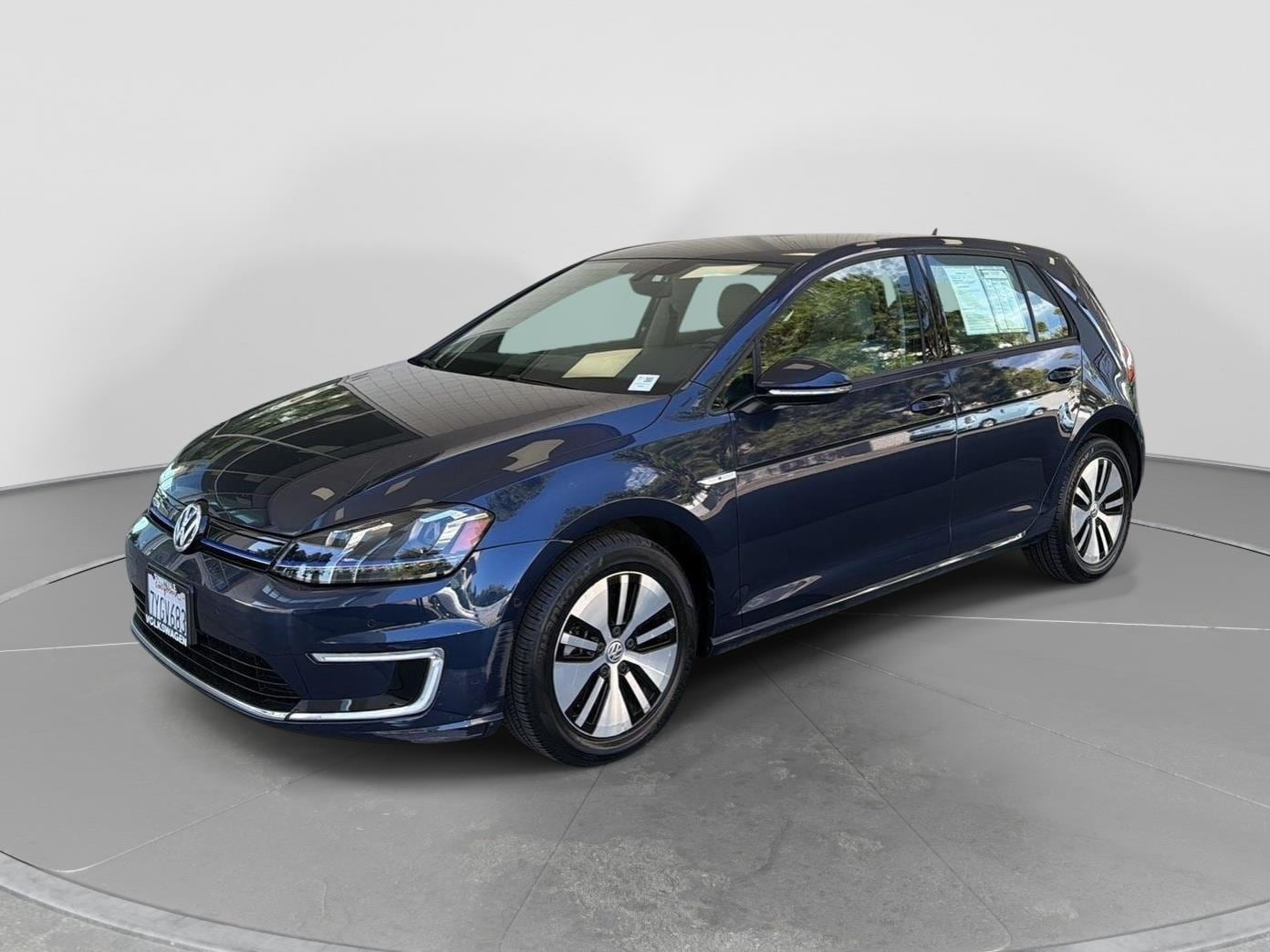 2016 Volkswagen e-Golf e-Golf SEL Premium's photo