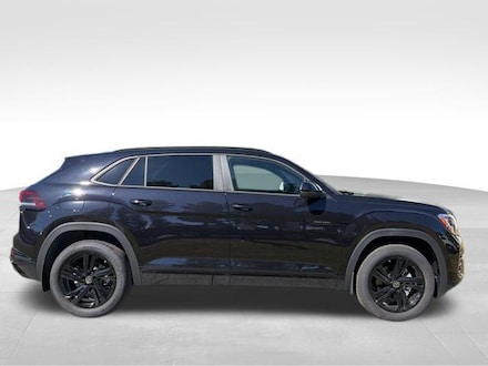 2025 Volkswagen Atlas Cross Sport 2.0T SEL R-Line Black SUV