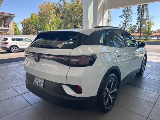2023 Volkswagen ID.4 Pro S photo 3