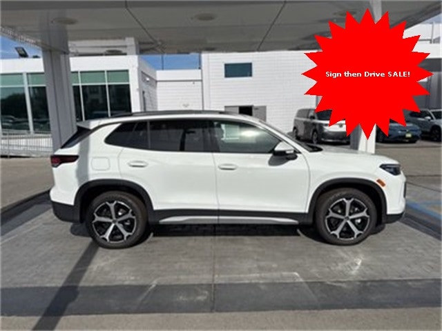 2025 Volkswagen Tiguan SE's photo