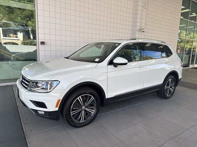2018 Volkswagen Tiguan SEL photo 2