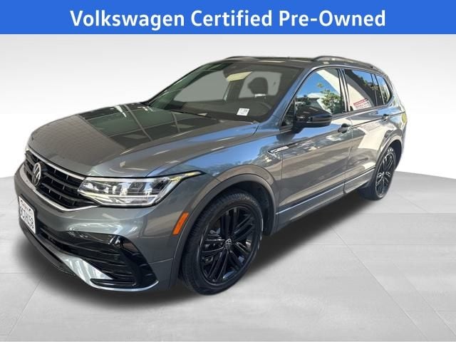 2022 Volkswagen Tiguan SE R-LINE BLACK's photo