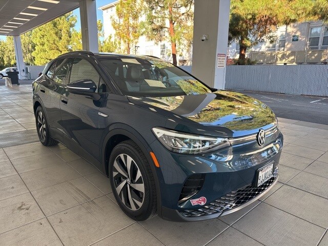 2023 Volkswagen ID.4 Pro photo 2