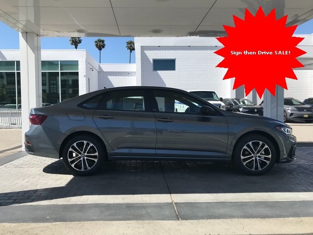 2025 Volkswagen Jetta Sport's photo