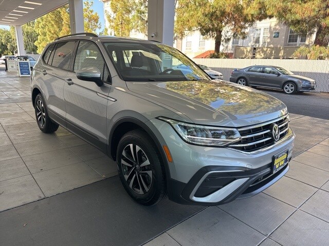 2024 Volkswagen Tiguan S photo 3