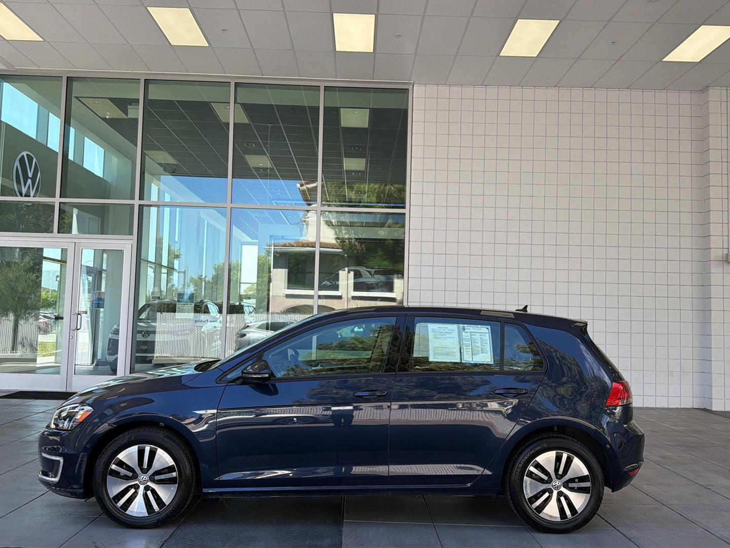Used 2016 Volkswagen e-Golf e-Golf SEL Premium with VIN WVWPP7AU4GW915462 for sale in Sunnyvale, CA