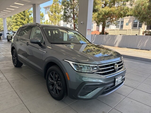 2024 Volkswagen Tiguan SE Wolfsburg Edition photo 3