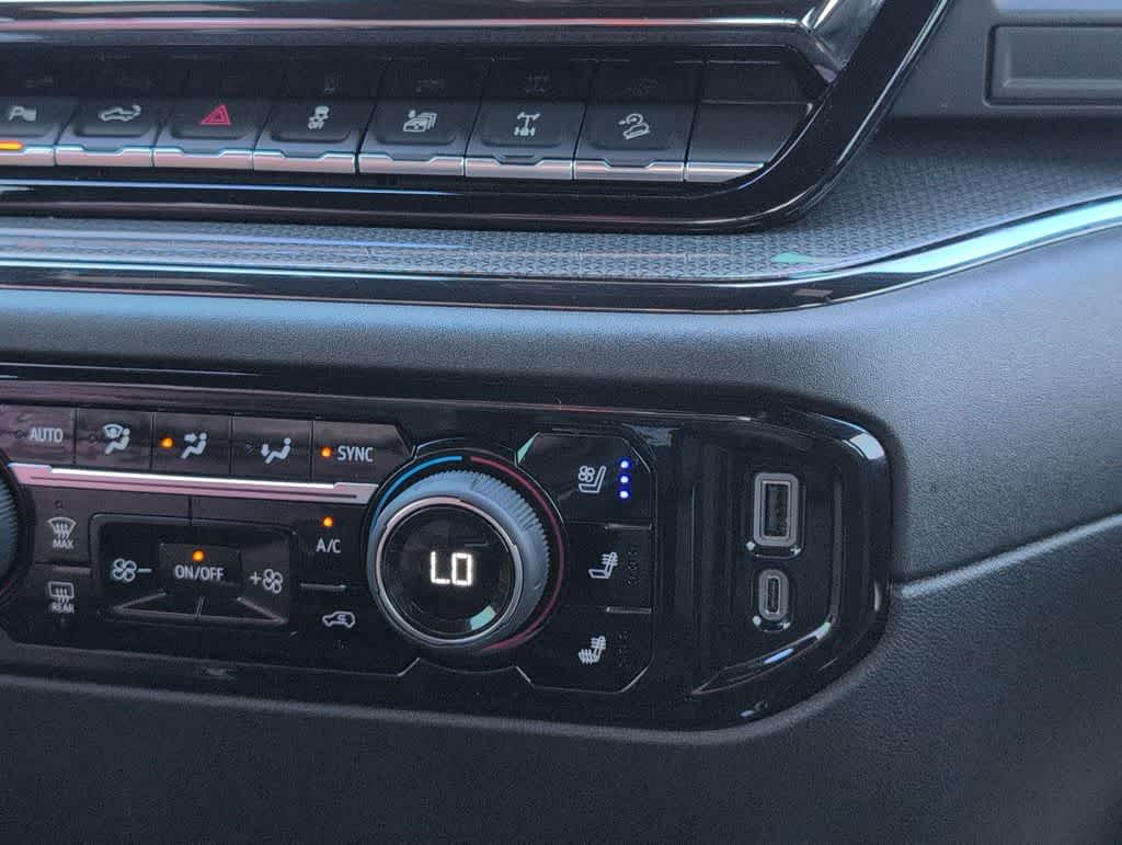 Thumbnail: 2025 Chevrolet Silverado 2500 - 32