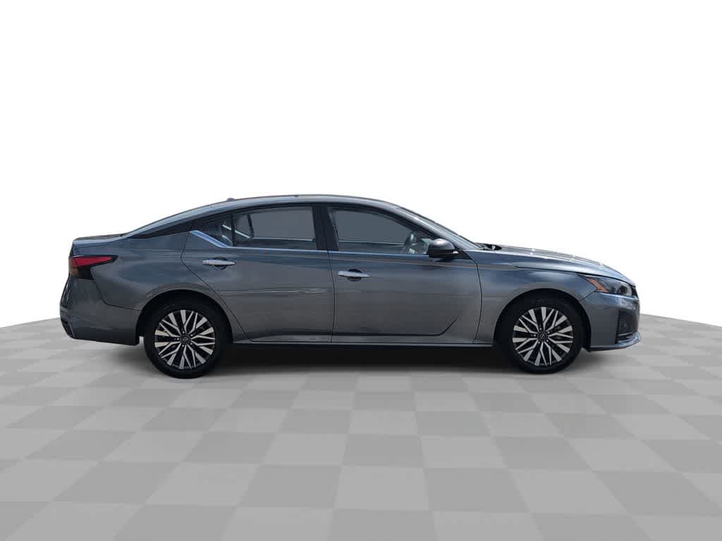 Thumbnail: 2024 Nissan Altima - 9