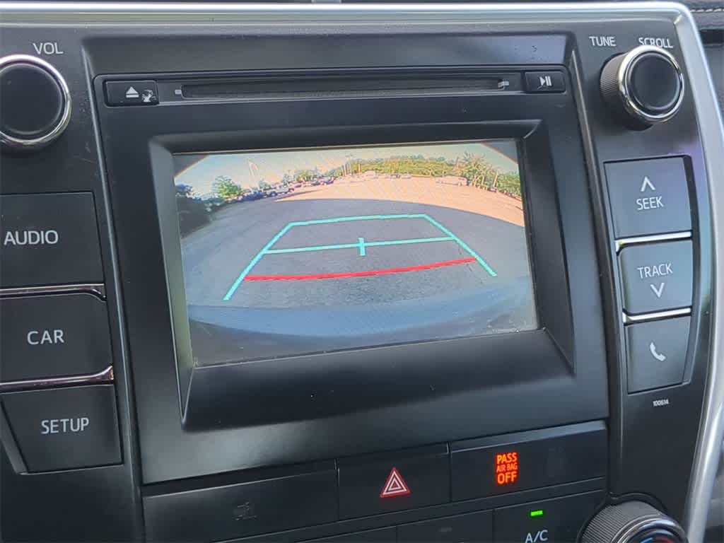 2017 Toyota Camry LE 29