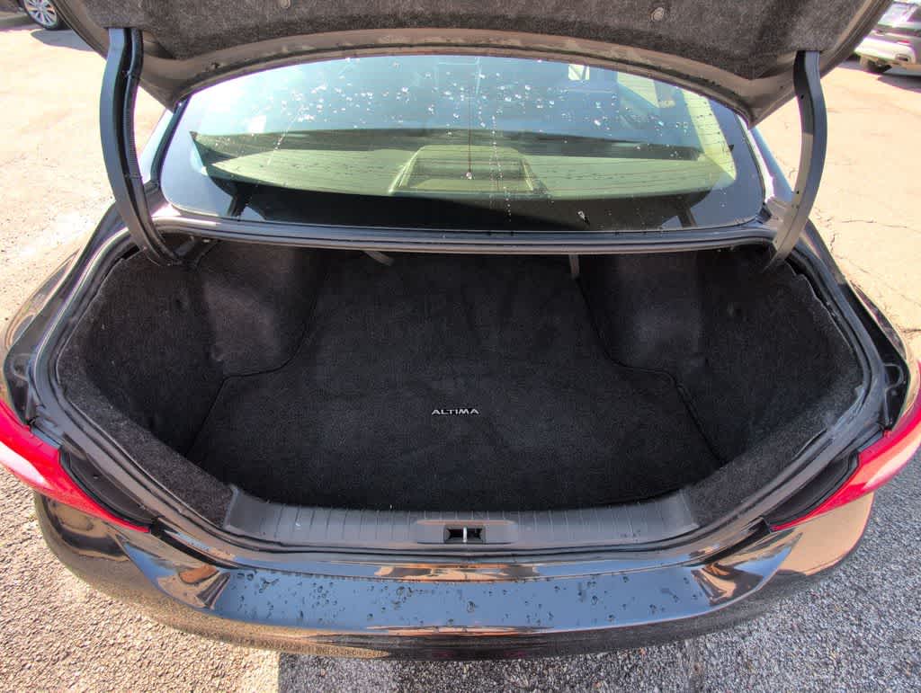 Thumbnail: 2017 Nissan Altima - 33