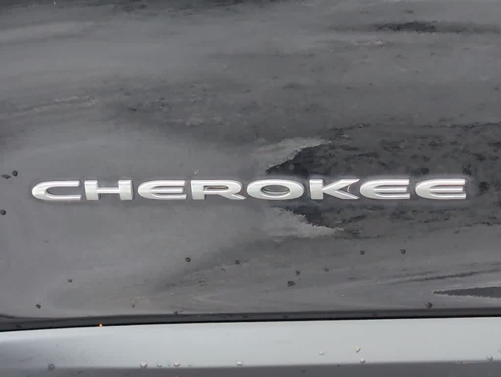 Thumbnail: 2019 Jeep Cherokee - 13