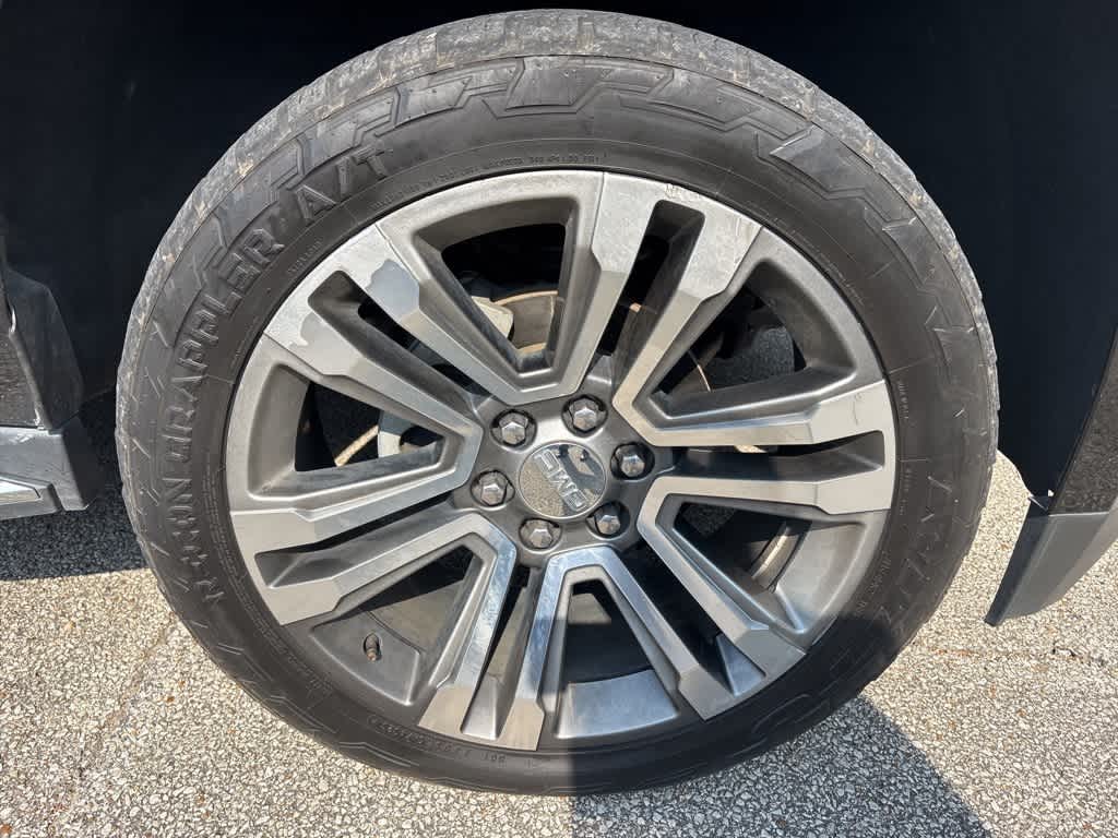 Thumbnail: 2019 GMC Yukon XL - 22