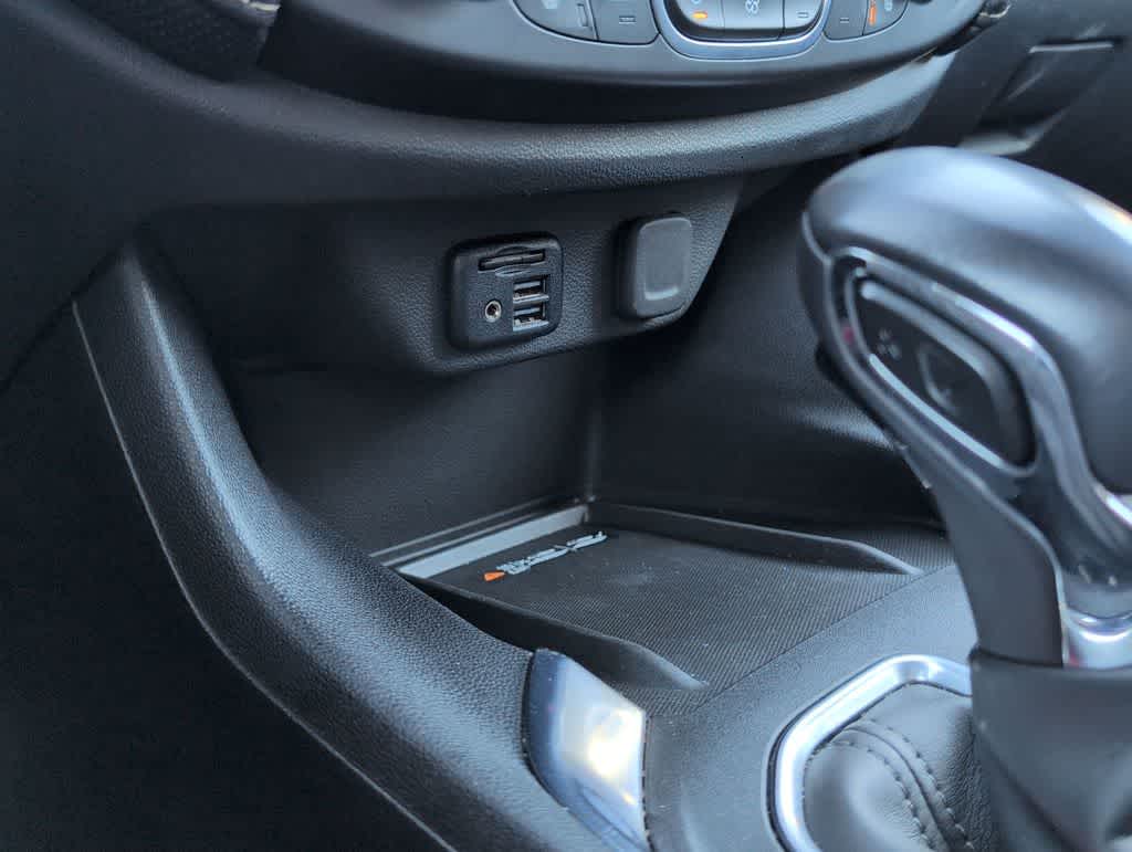 Thumbnail: 2022 Chevrolet Traverse - 33