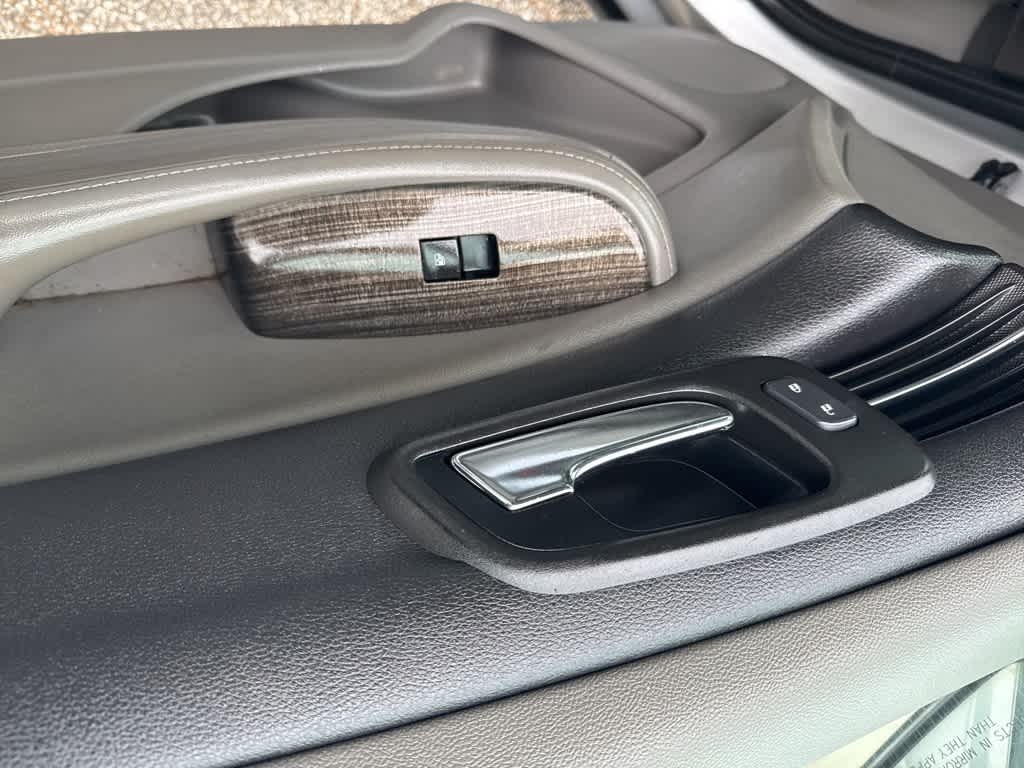 Thumbnail: 2015 Chevrolet Malibu - 12